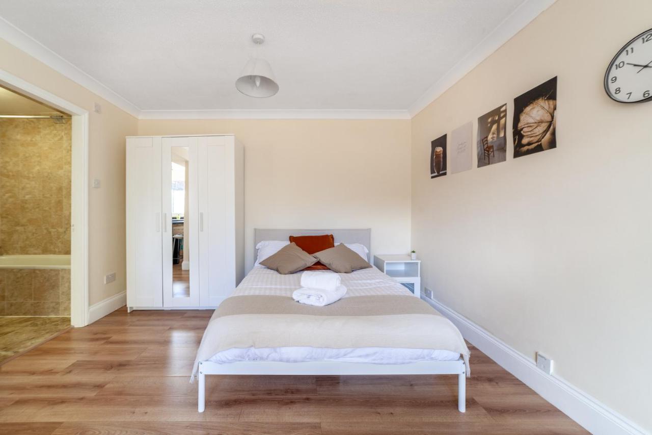 Lovely Studio Flat In Wimbledon W/ Free Parking لندن المظهر الخارجي الصورة